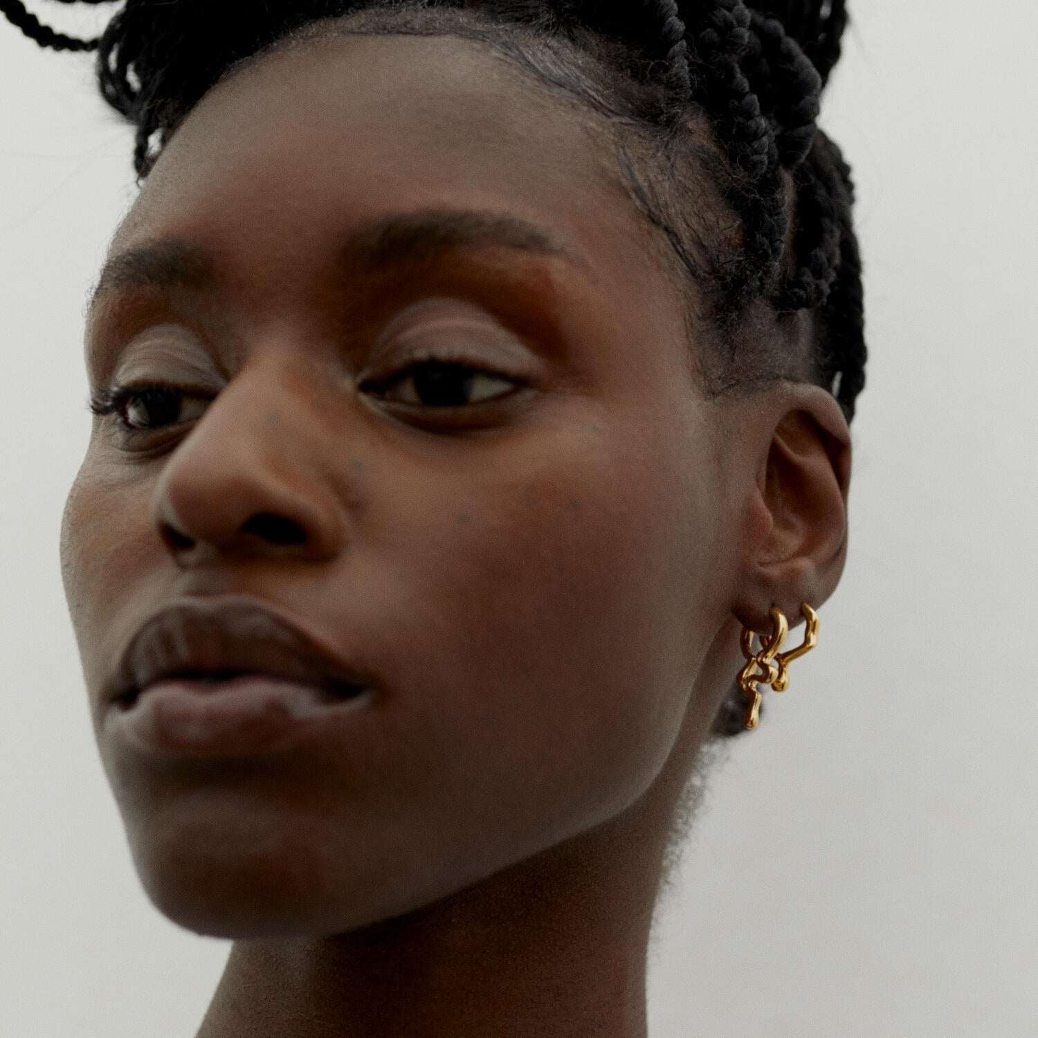 Maya Huggie ørering - forgyldt